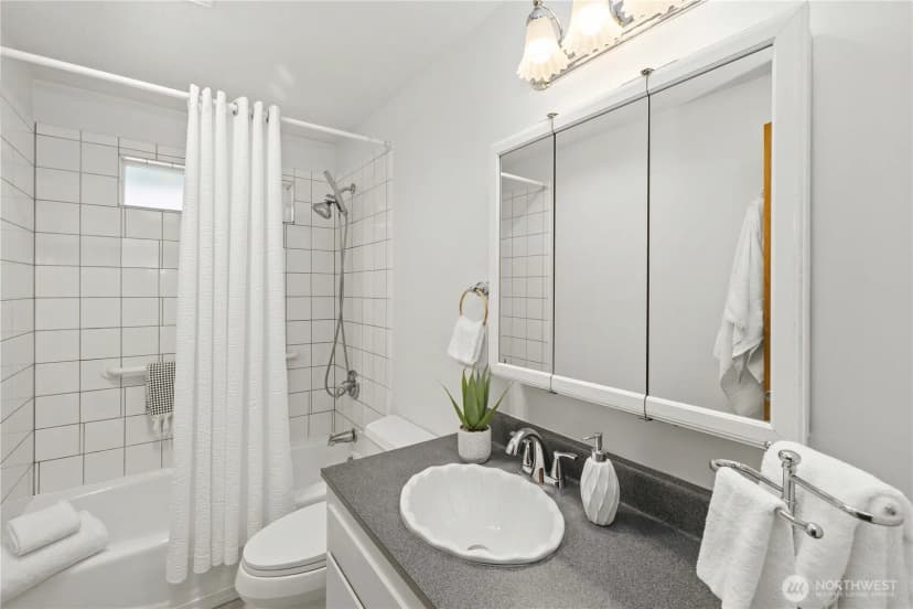 Property photo for 17023 113th Avenue Se, Renton photo 15