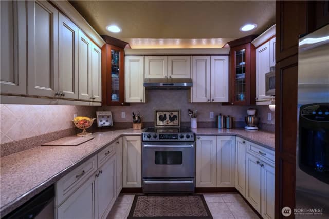 Property photo for 230 E Hawthorne Place, Port Angeles photo 3