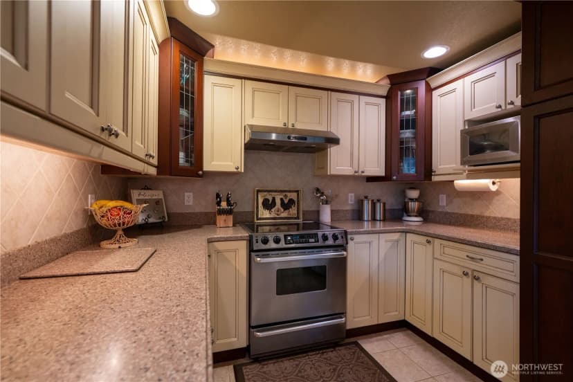 Property photo for 230 E Hawthorne Place, Port Angeles photo 5