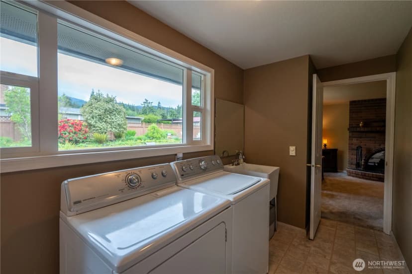 Property photo for 230 E Hawthorne Place, Port Angeles photo 32