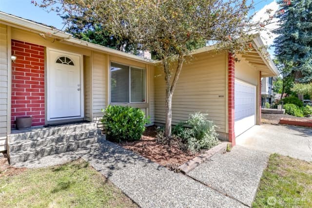 Property photo for 15836 Se Fairwood Boulevard, Renton photo 4