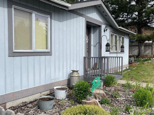 Property photo for 3 Sand Flat Rd, Omak photo 2