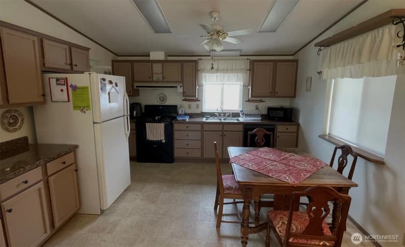 Property photo for 3 Sand Flat Rd, Omak photo 9