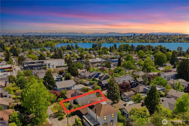 Property photo for 911 N 77th Street, Seattle