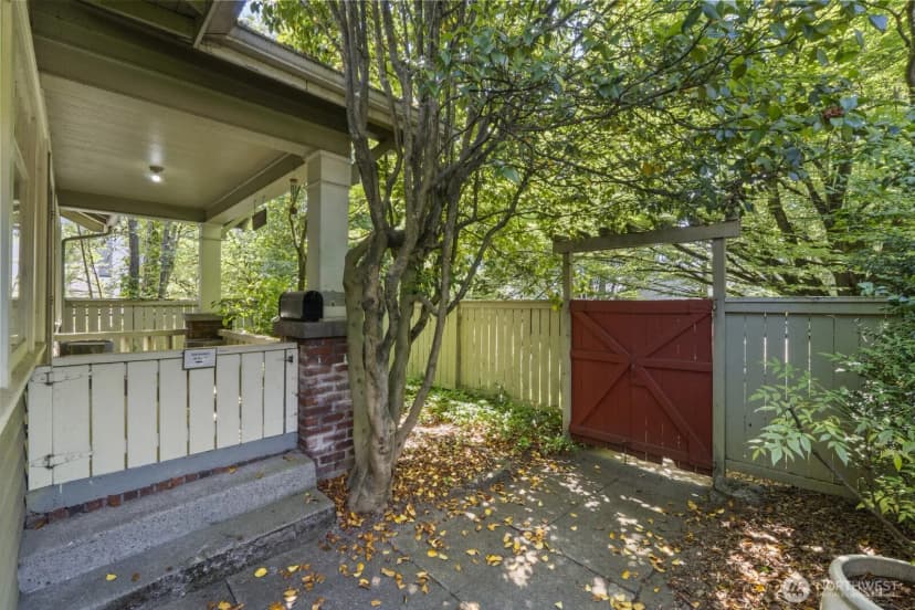 Property photo for 2012 Ne 65th Street, Seattle photo 9