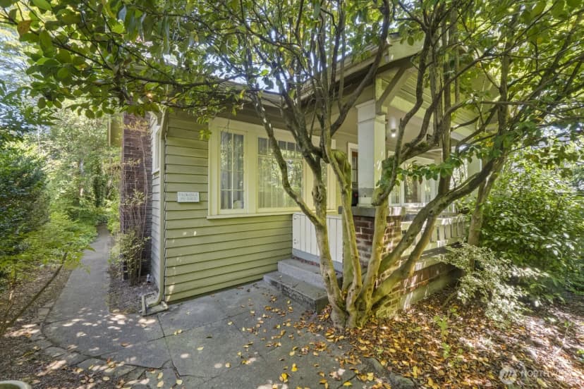 Property photo for 2012 Ne 65th Street, Seattle photo 3