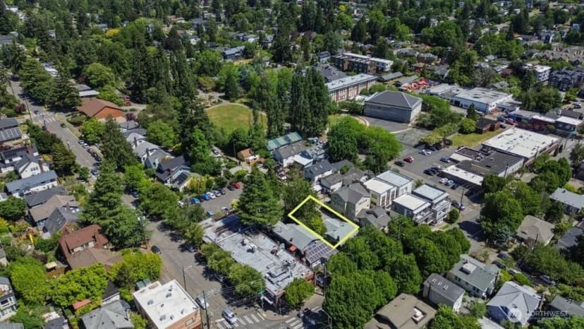 Property photo for 2012 Ne 65th Street, Seattle photo 15