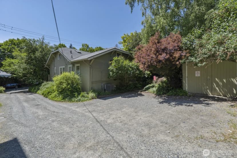 Property photo for 2012 Ne 65th Street, Seattle photo 11
