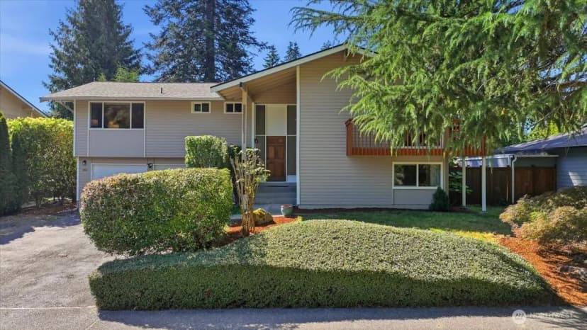 Property photo for 1801 Anacortes Avenue Ne, Renton photo 2