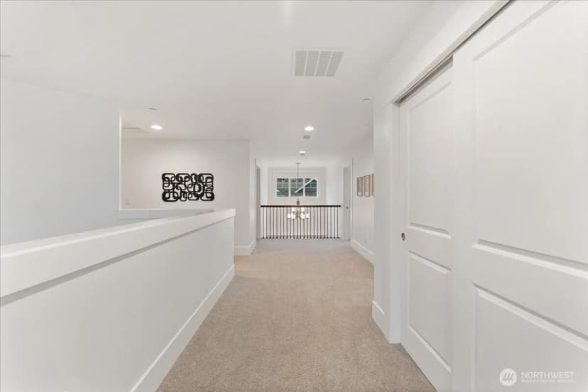 Property photo for 13707 Ne 133rd Place, Kirkland photo 29