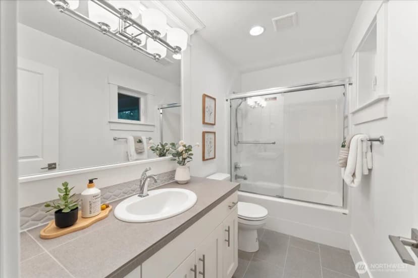 Property photo for 13707 Ne 133rd Place, Kirkland photo 35
