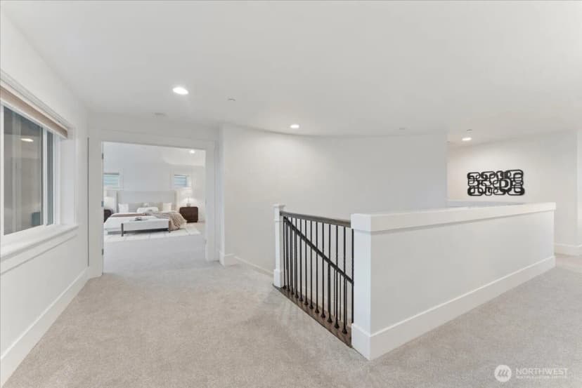 Property photo for 13707 Ne 133rd Place, Kirkland photo 22