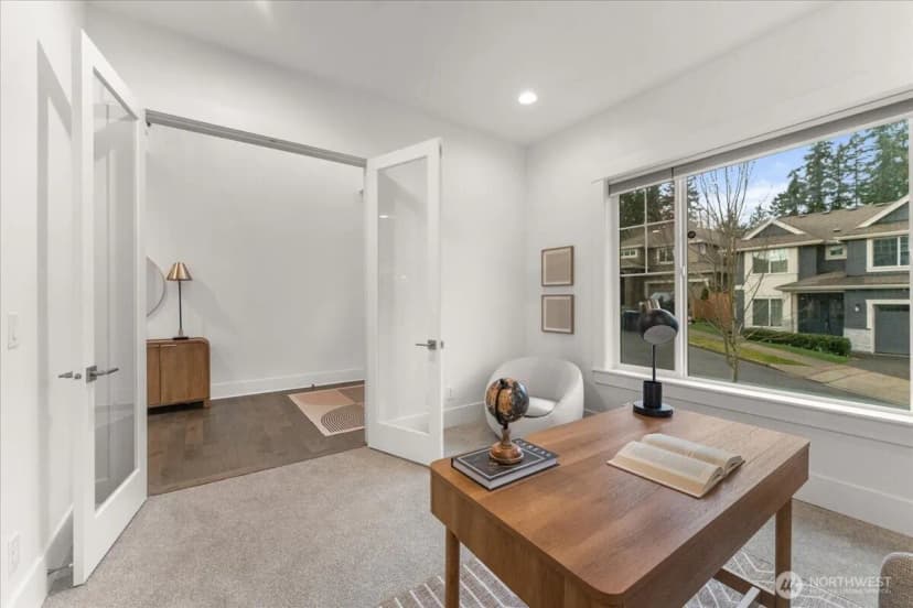 Property photo for 13707 Ne 133rd Place, Kirkland photo 6