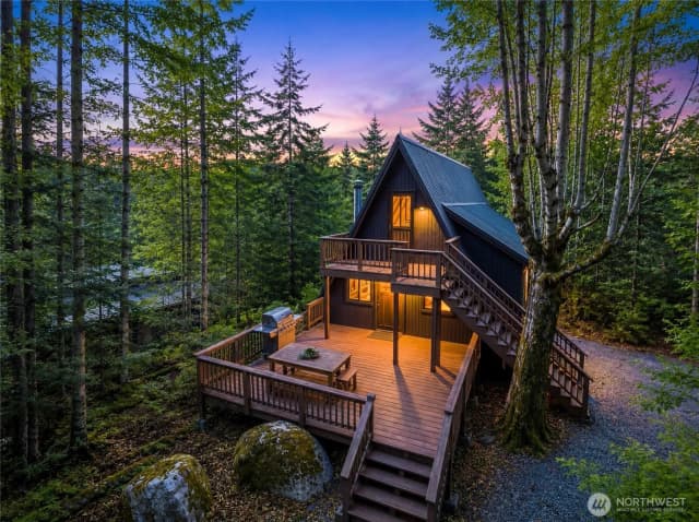 Property photo for 11857 Tye River Road Ne, Skykomish