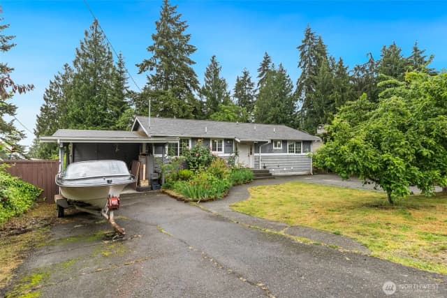 Property photo for 16046 46th Avenue S, Tukwila photo 3