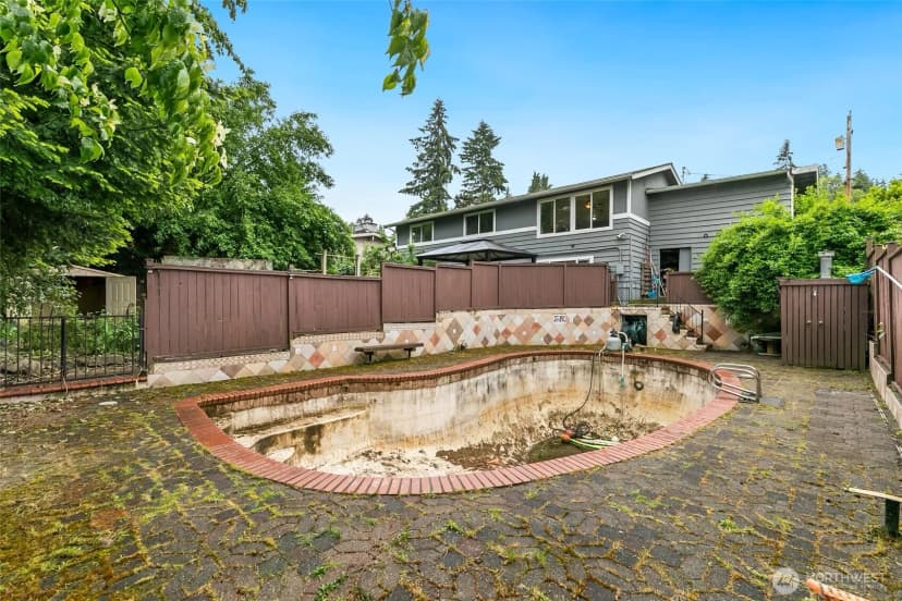 Property photo for 16046 46th Avenue S, Tukwila photo 31