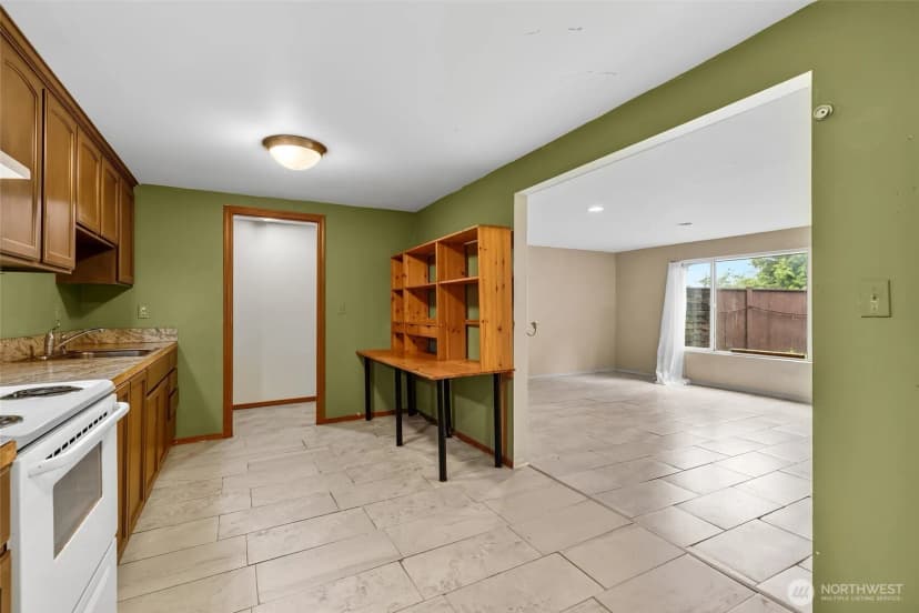 Property photo for 16046 46th Avenue S, Tukwila photo 25