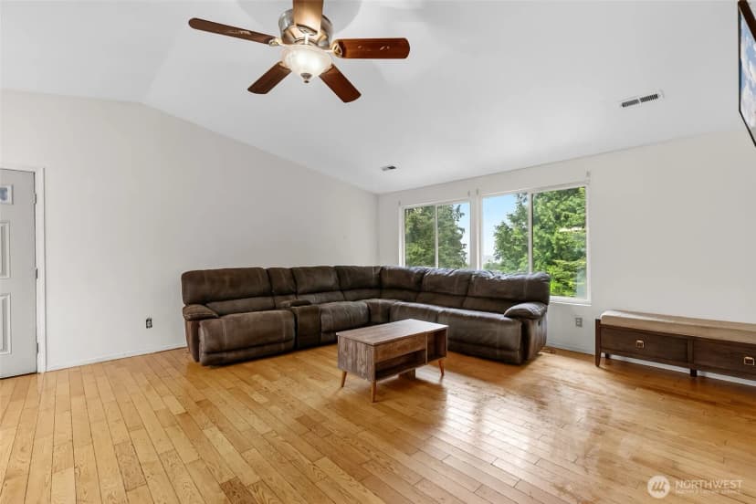 Property photo for 16046 46th Avenue S, Tukwila photo 12