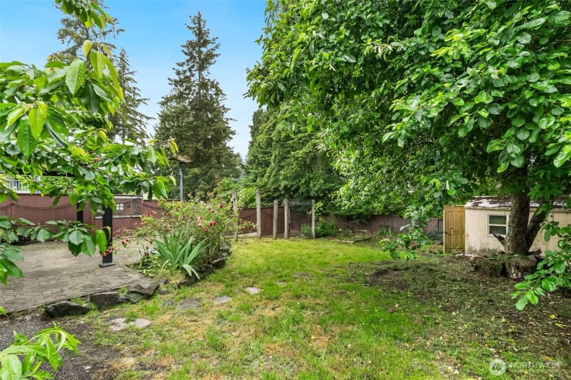 Property photo for 16046 46th Avenue S, Tukwila photo 32