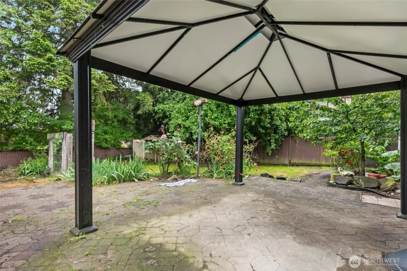 Property photo for 16046 46th Avenue S, Tukwila photo 29