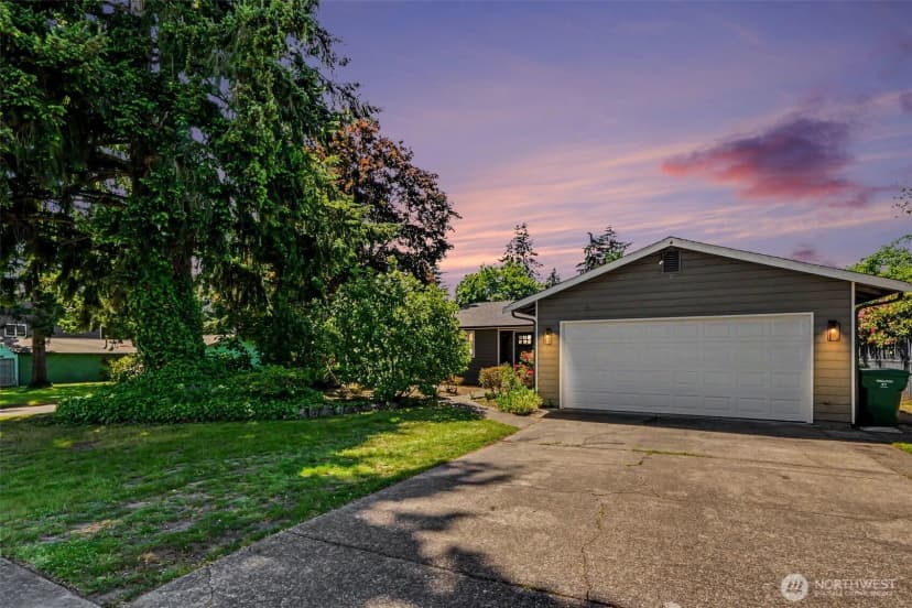 Property photo for 28605 30th Avenue S, Federal Way photo 3