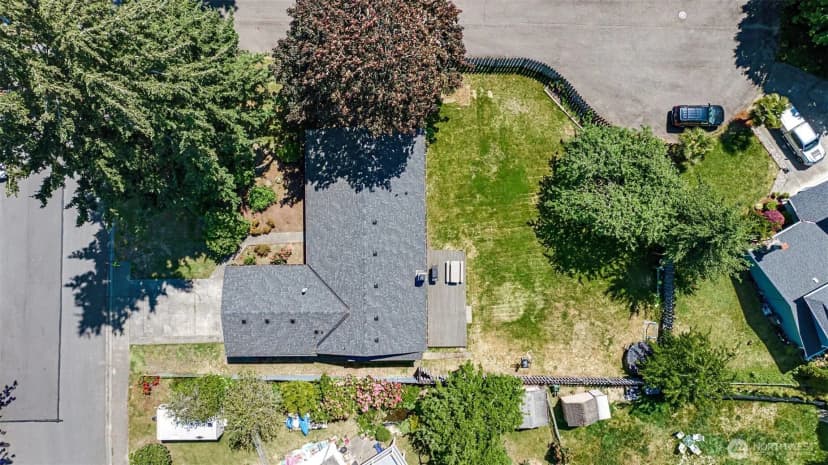 Property photo for 28605 30th Avenue S, Federal Way photo 2