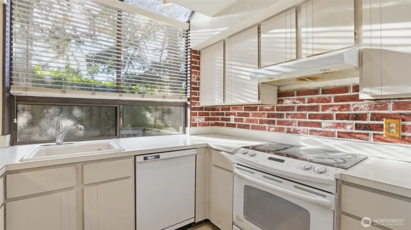 Property photo for 1850 Grant Avenue S #d5, Renton photo 12