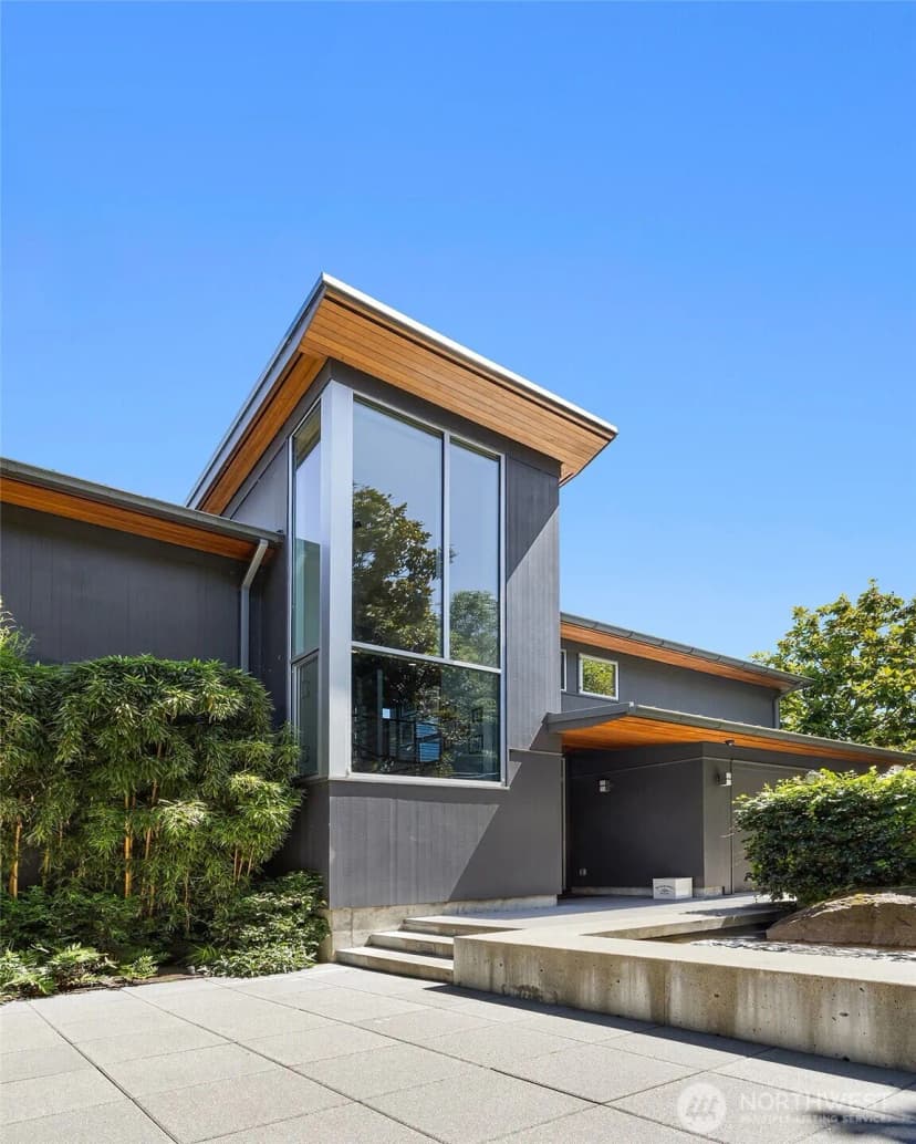 Property photo for 1318 Lakeside Avenue S, Seattle photo 4