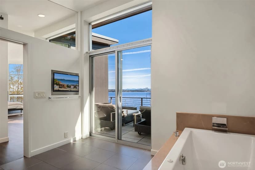 Property photo for 1318 Lakeside Avenue S, Seattle photo 18