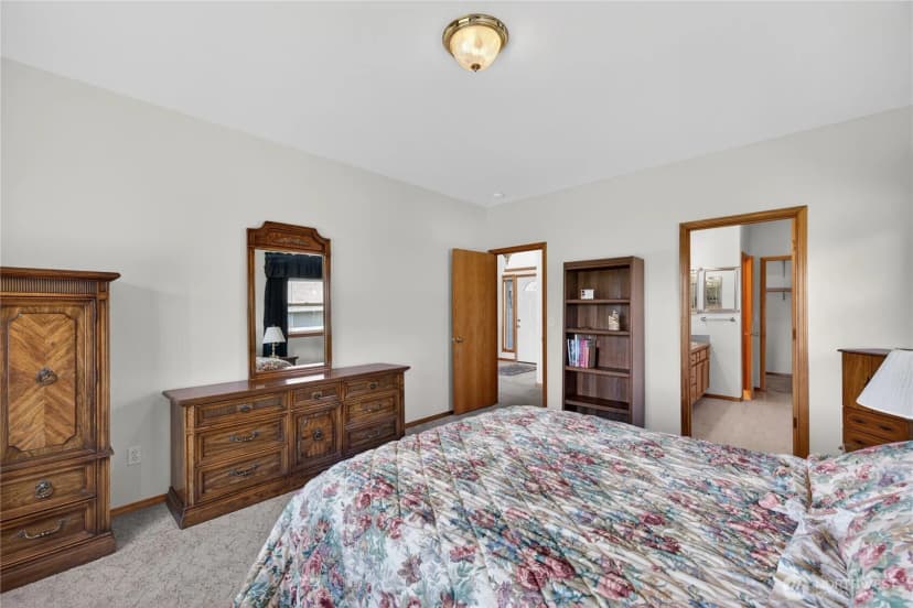 Property photo for 20275 Gardner Court, Burlington photo 9
