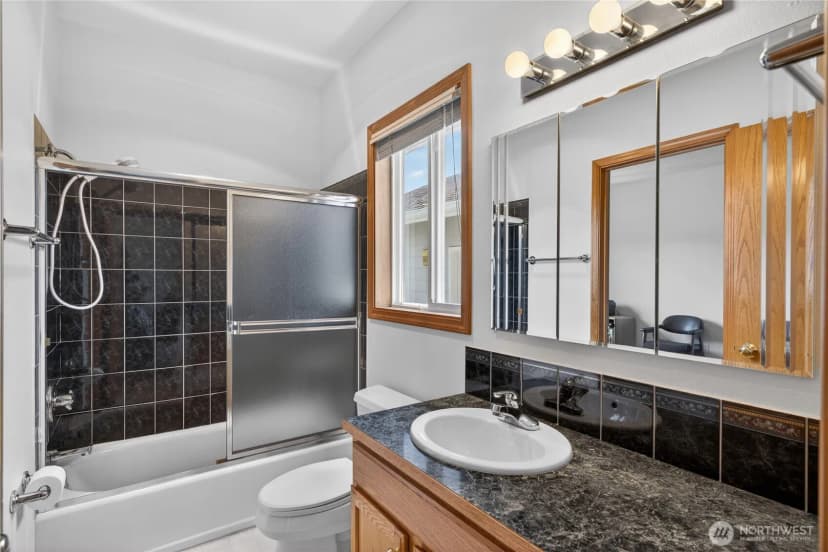 Property photo for 20275 Gardner Court, Burlington photo 15