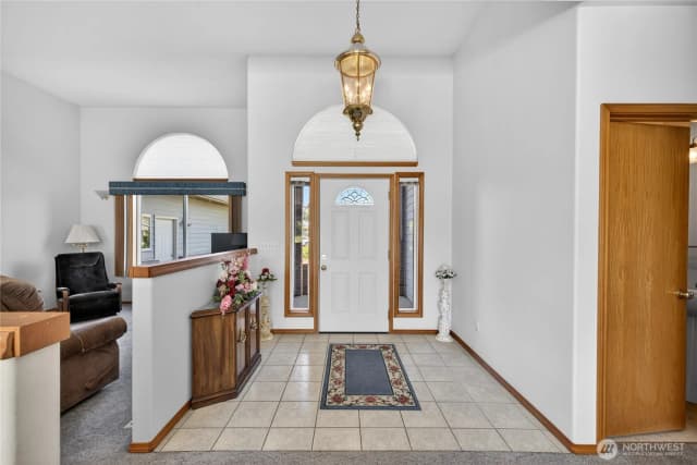 Property photo for 20275 Gardner Court, Burlington photo 2