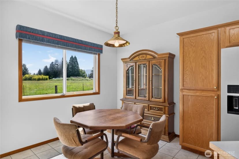 Property photo for 20275 Gardner Court, Burlington photo 6