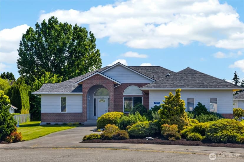 Property photo for 20275 Gardner Court, Burlington