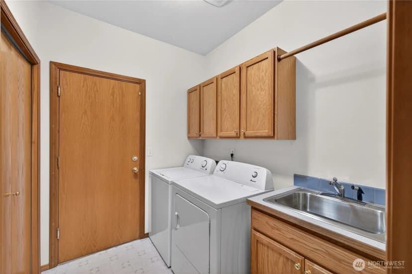 Property photo for 20275 Gardner Court, Burlington photo 7