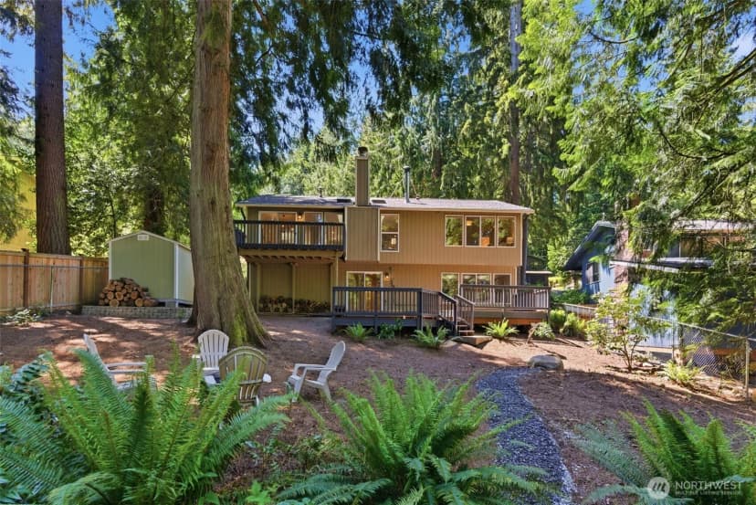 Property photo for 895 Highwood Drive Sw, Issaquah photo 3