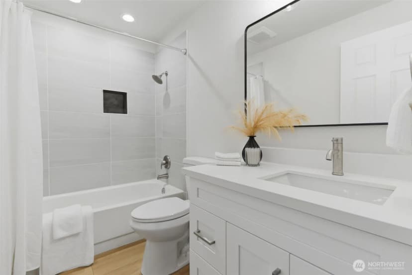 Property photo for 895 Highwood Drive Sw, Issaquah photo 21