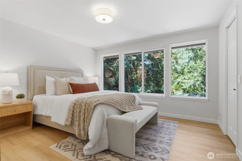 Property photo for 895 Highwood Drive Sw, Issaquah photo 18