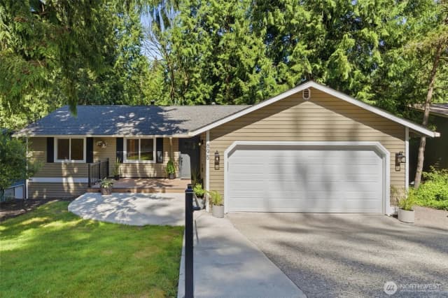 Property photo for 895 Highwood Drive Sw, Issaquah photo 4