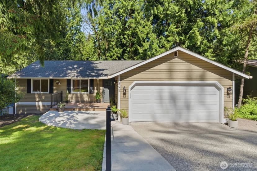 Property photo for 895 Highwood Drive Sw, Issaquah photo 4
