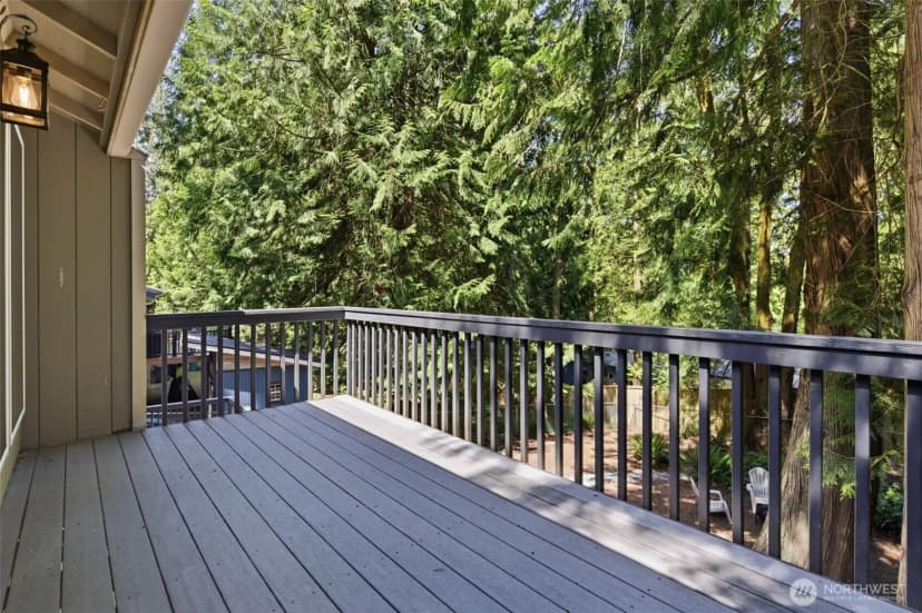 Property photo for 895 Highwood Drive Sw, Issaquah photo 16