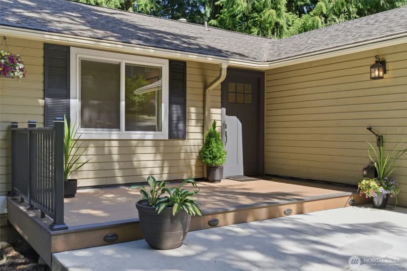Property photo for 895 Highwood Drive Sw, Issaquah photo 5
