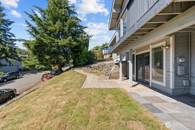 Property photo for 2323 Talbot Road S, Renton photo 30
