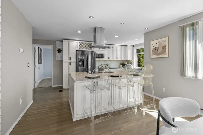 Property photo for 2323 Talbot Road S, Renton photo 10