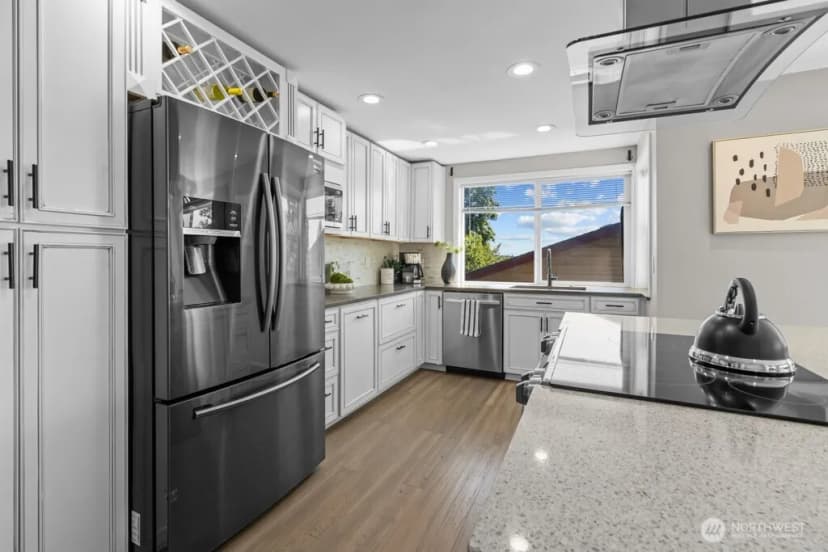 Property photo for 2323 Talbot Road S, Renton photo 8