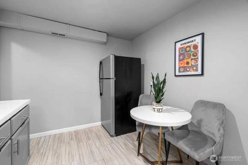 Property photo for 2323 Talbot Road S, Renton photo 27