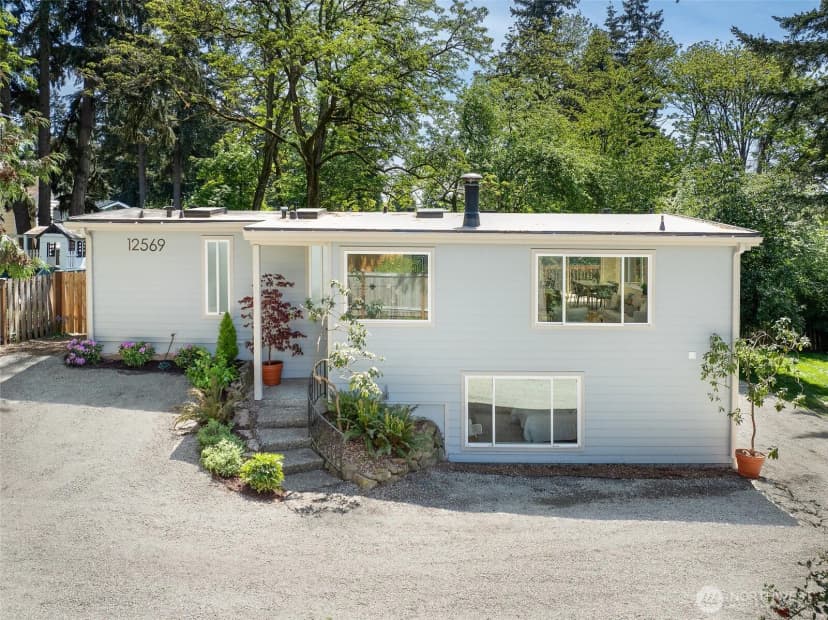 Property photo for 12569 37th Avenue Ne, Seattle photo 31