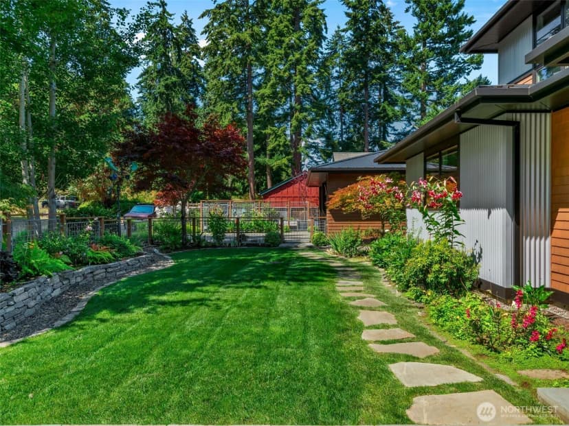 Property photo for 302 T Street, Port Townsend photo 35