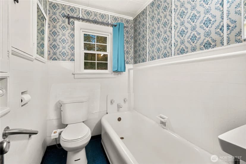 Property photo for 12027 10th Avenue S, Seattle photo 19