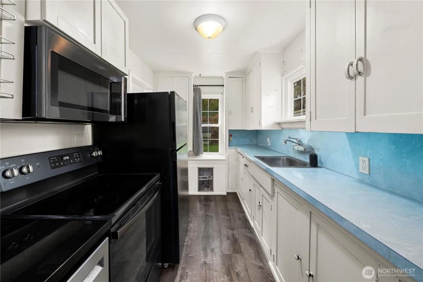 Property photo for 12027 10th Avenue S, Seattle photo 13